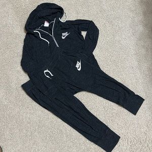 Nike jogger set